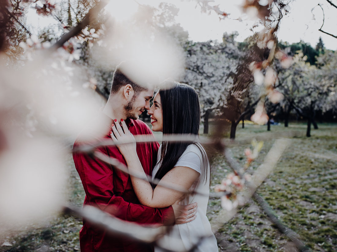 Couple shooting photography in Madrid Spring
