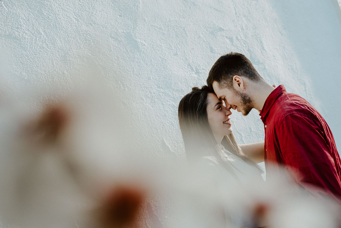 Couple shooting photography in Madrid Park