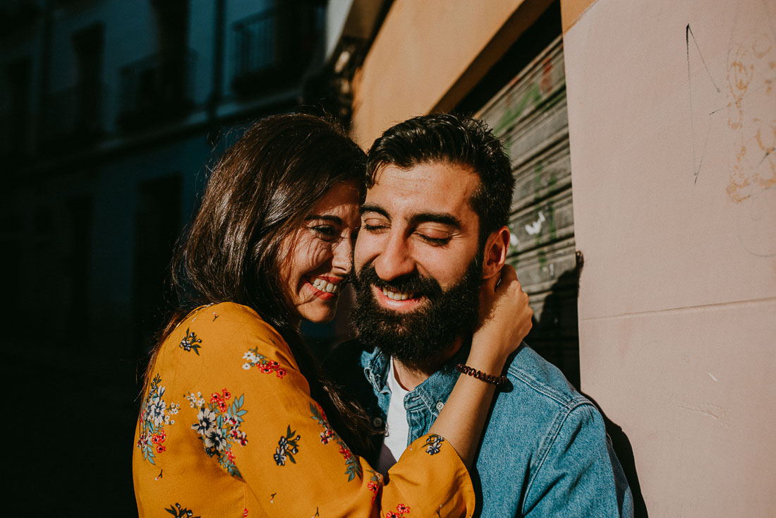 Couple photography in Lavapies in Madrid