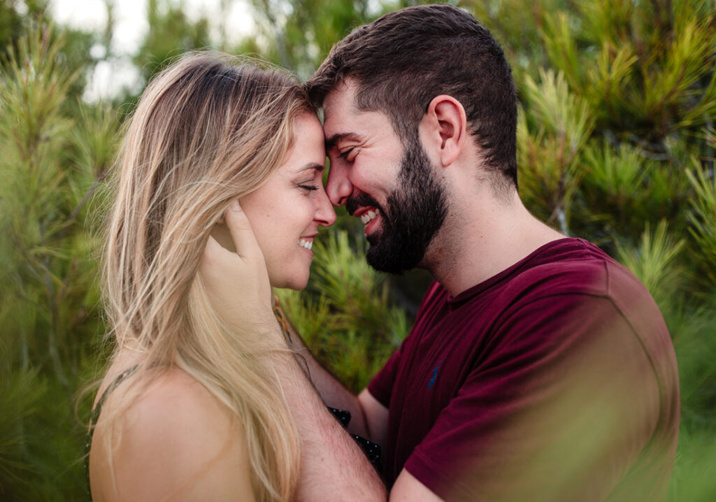 Experience the romance of the Mediterranean with couples photography in Alicante